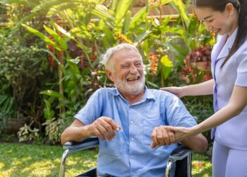 How to Find a Trusted Elderly Caregiver in Singapore
